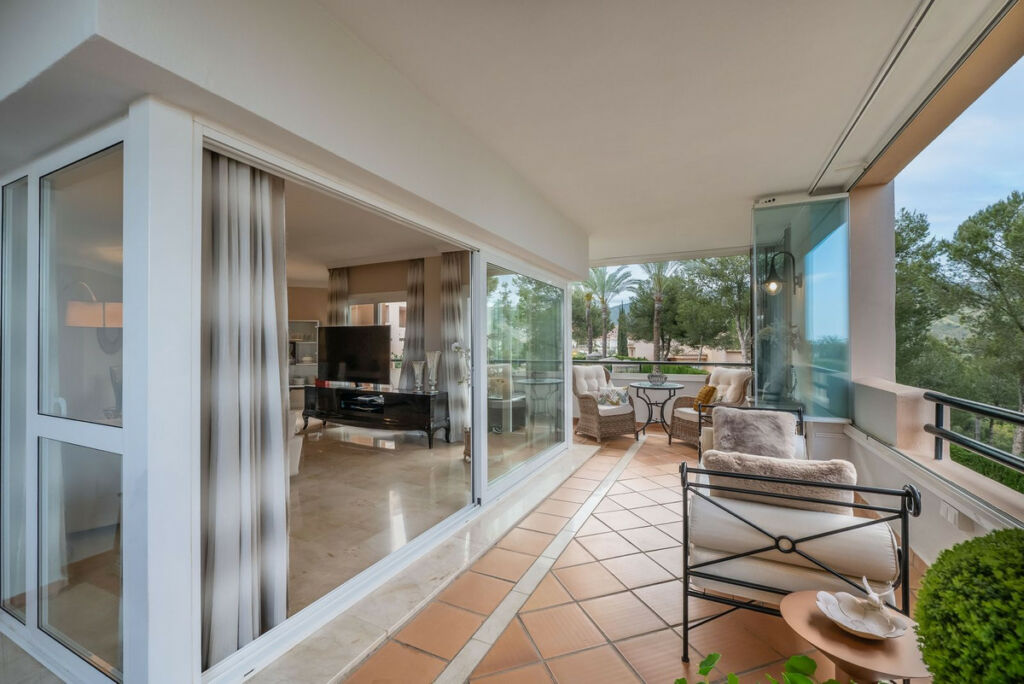 Middle Floor Apartment Elviria Málaga - image 10