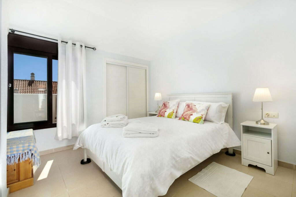 Top Floor Apartment Nueva Andalucía Málaga - image 10