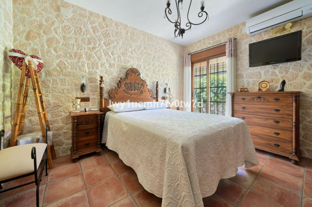 Detached Villa Alhaurín de la Torre Málaga - image 10