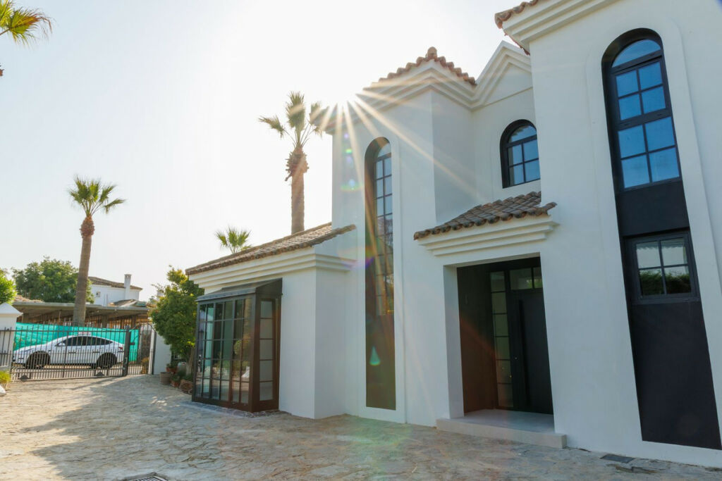 Detached Villa Sotogrande Cádiz - image 5