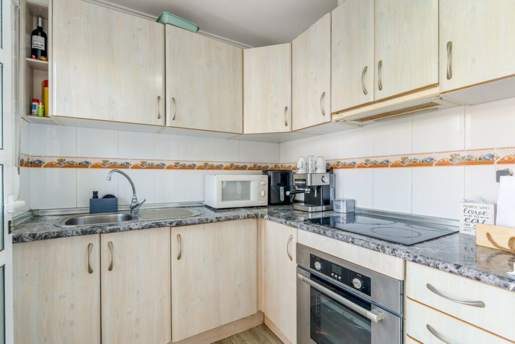 Townhouse Dona Pepa Alicante - image 10