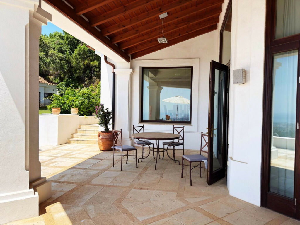 Detached Villa La Zagaleta Málaga - image 10