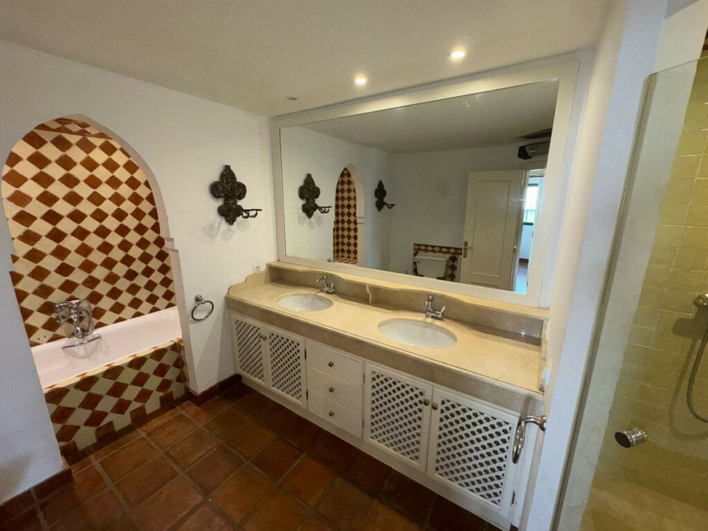 Townhouse Riviera del Sol Málaga - image 10