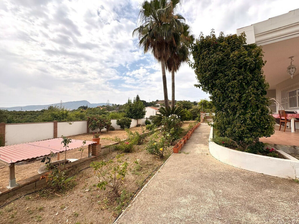 Detached Villa Alhaurín de la Torre Málaga - image 6