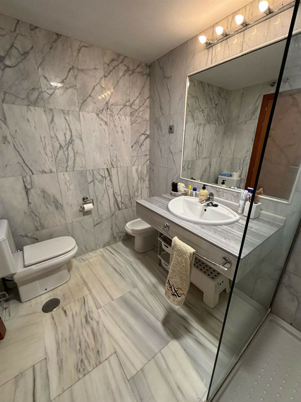 Middle Floor Apartment Benahavís Málaga - image 10