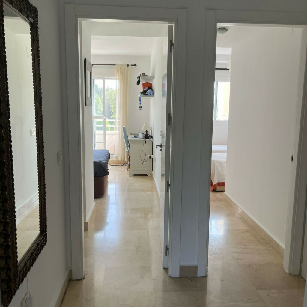 Middle Floor Apartment Estepona Málaga - image 10