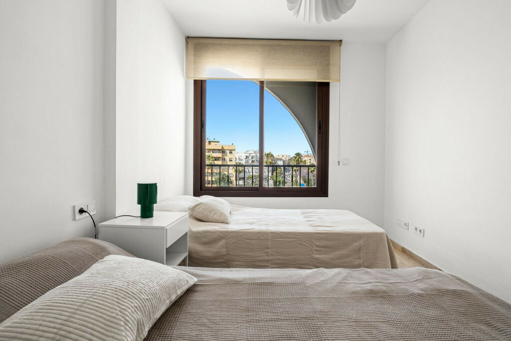 Top Floor Apartment Estepona Málaga - image 10