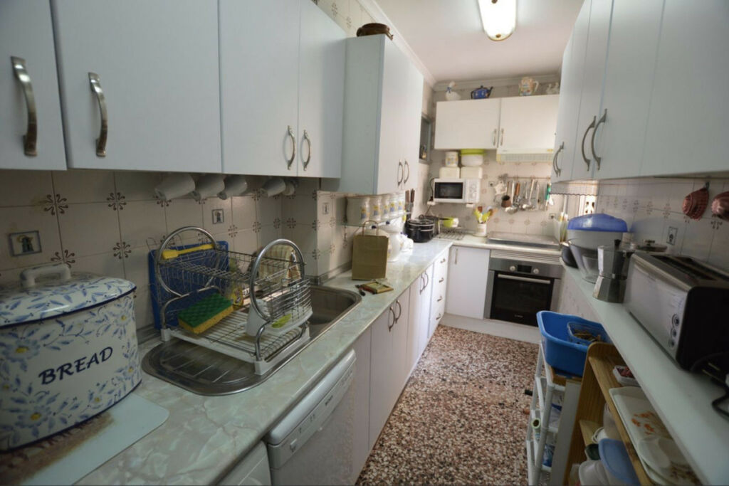 Middle Floor Apartment Fuengirola Málaga - image 9