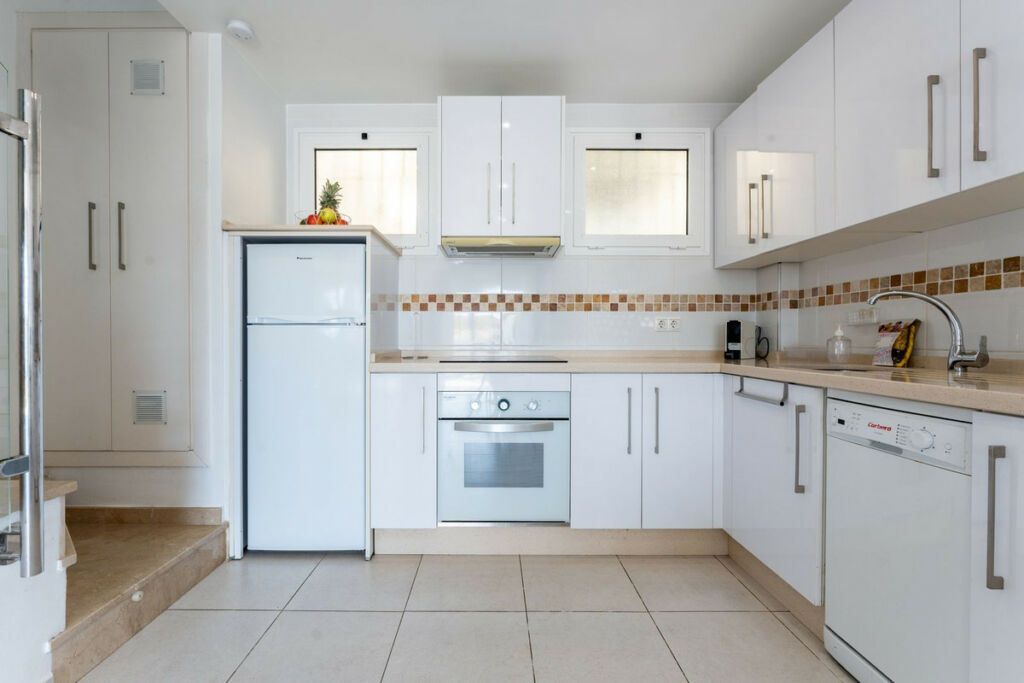 Townhouse Calahonda Málaga - image 10