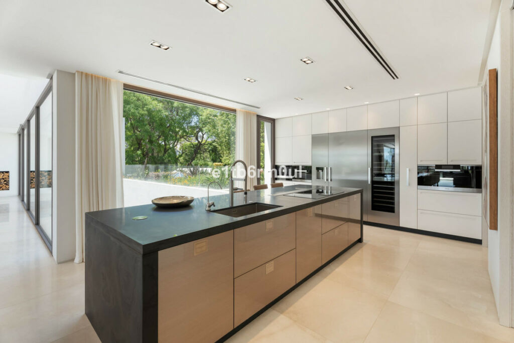 Detached Villa La Quinta Málaga - image 10