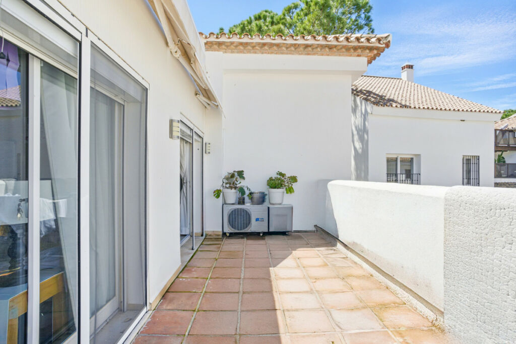 Penthouse Duplex Nueva Andalucía Málaga - image 10