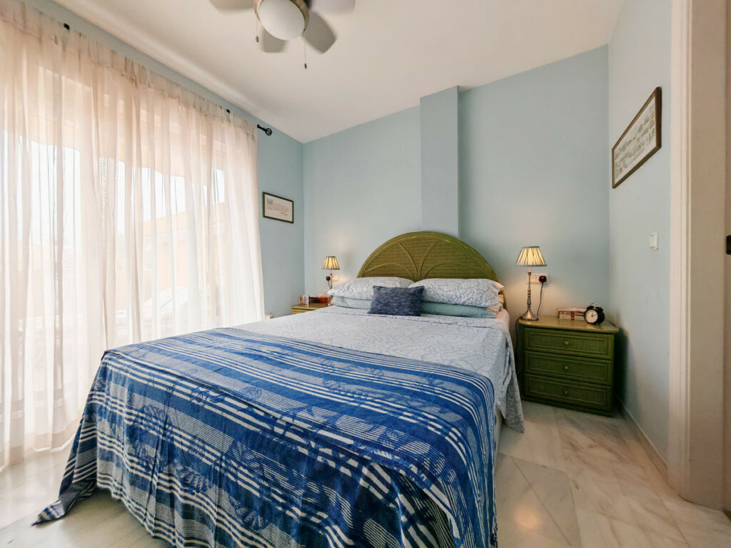 Middle Floor Apartment Elviria Málaga - image 10