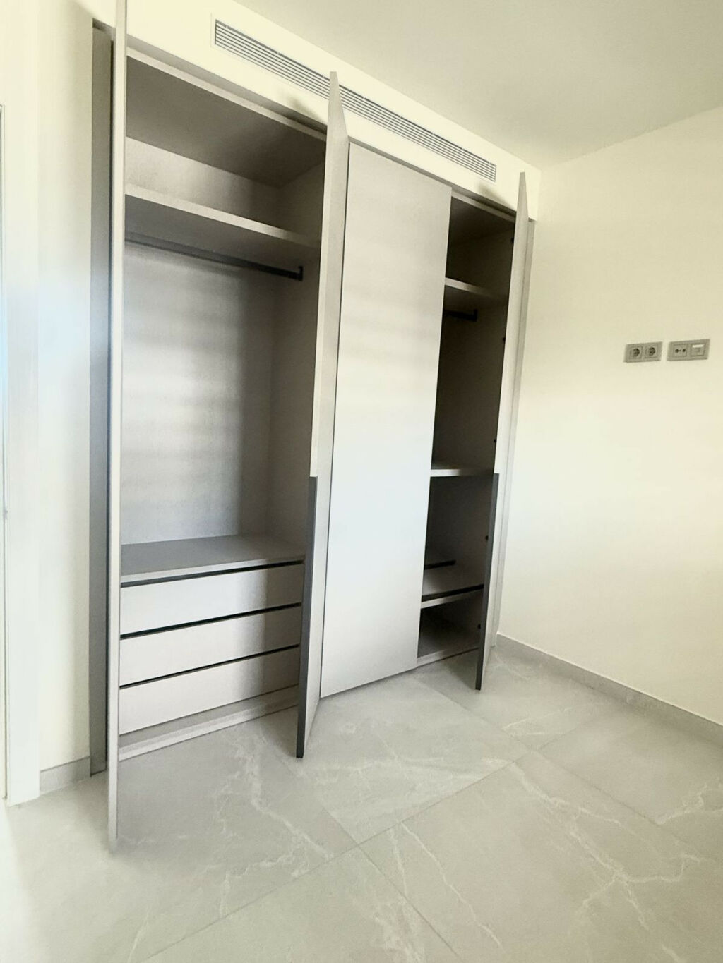 Middle Floor Apartment Fuengirola Málaga - image 10