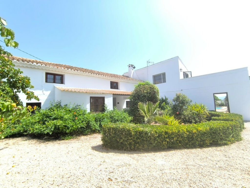 Detached Villa Villena Alicante - image 10