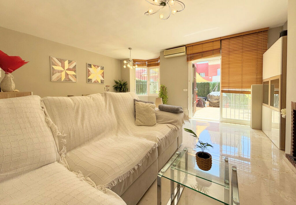 Townhouse Estepona Málaga - image 10