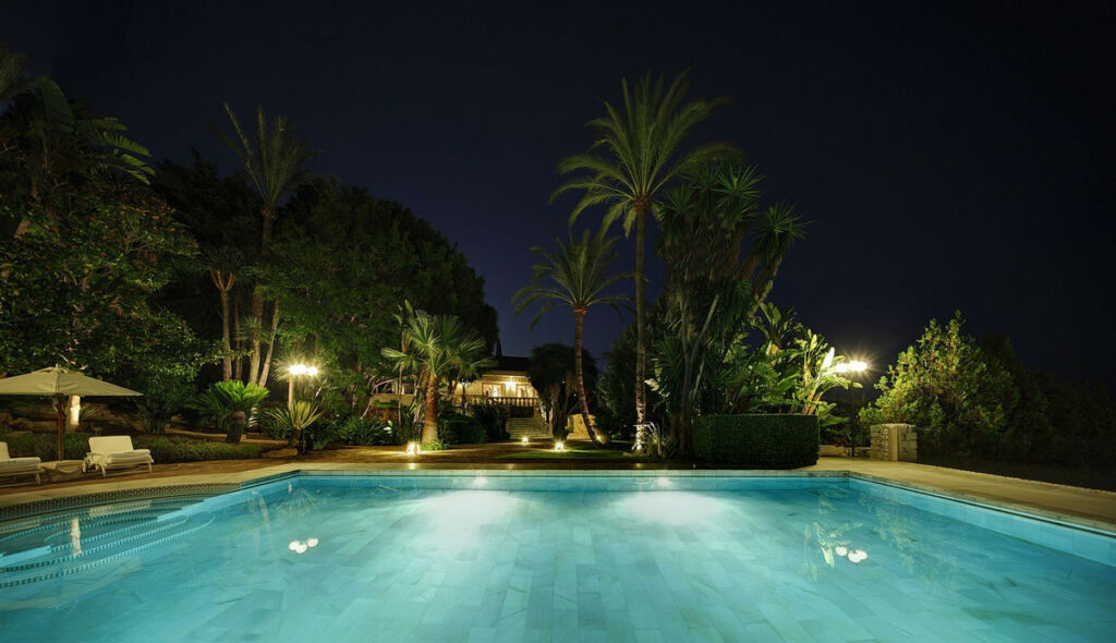 Detached Villa Río Real Málaga - image 9