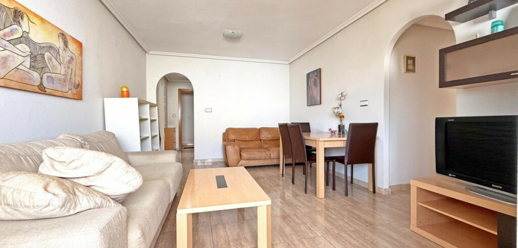 Middle Floor Apartment Torrevieja Alicante - image 10