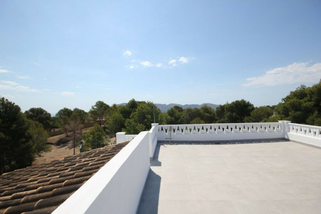 Detached Villa La Nucia Alicante - image 10