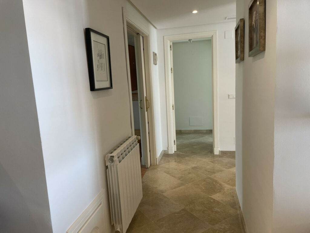 Middle Floor Apartment La Alcaidesa Cádiz - image 10