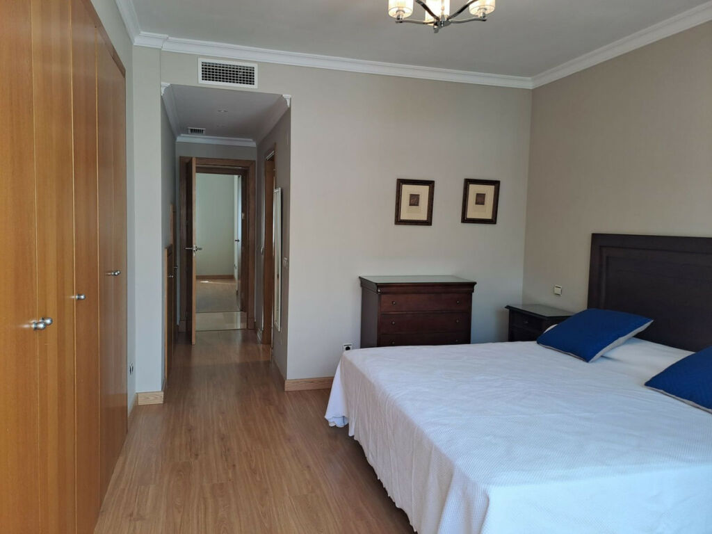 Middle Floor Apartment Estepona Málaga - image 12