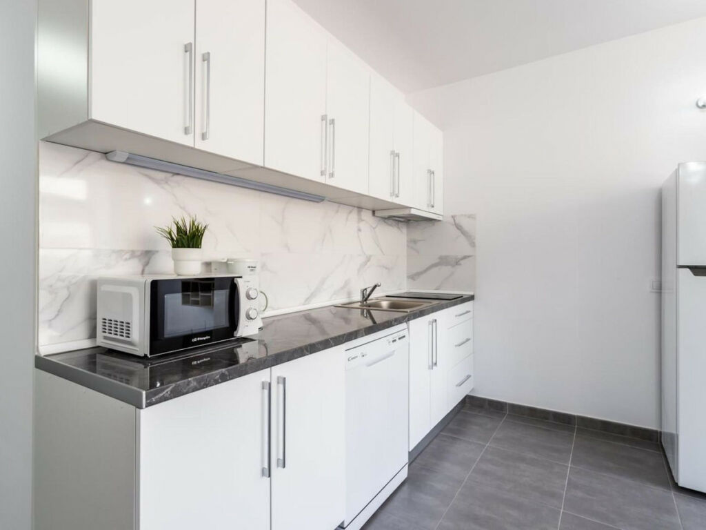 Middle Floor Apartment Fuengirola Málaga - image 11