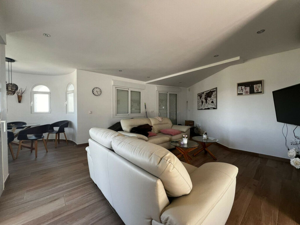 Detached Villa Estepona Málaga - image 11
