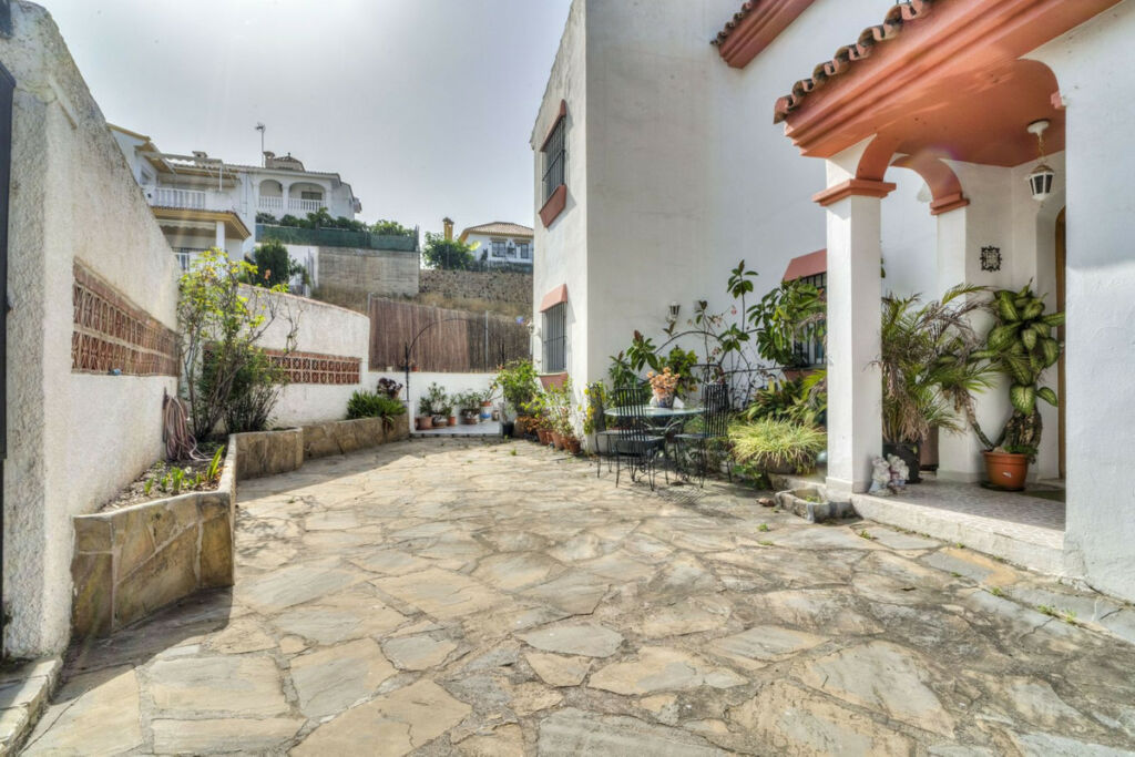 Detached Villa Marbella Málaga - image 11