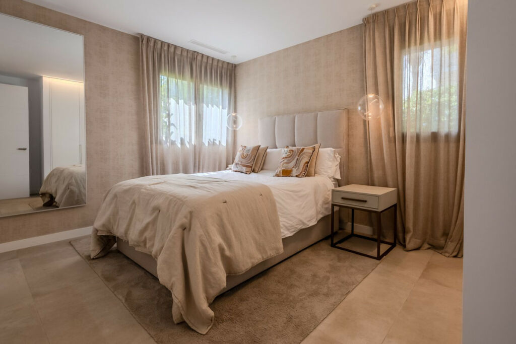Detached Villa Puerto Banús Málaga - image 11