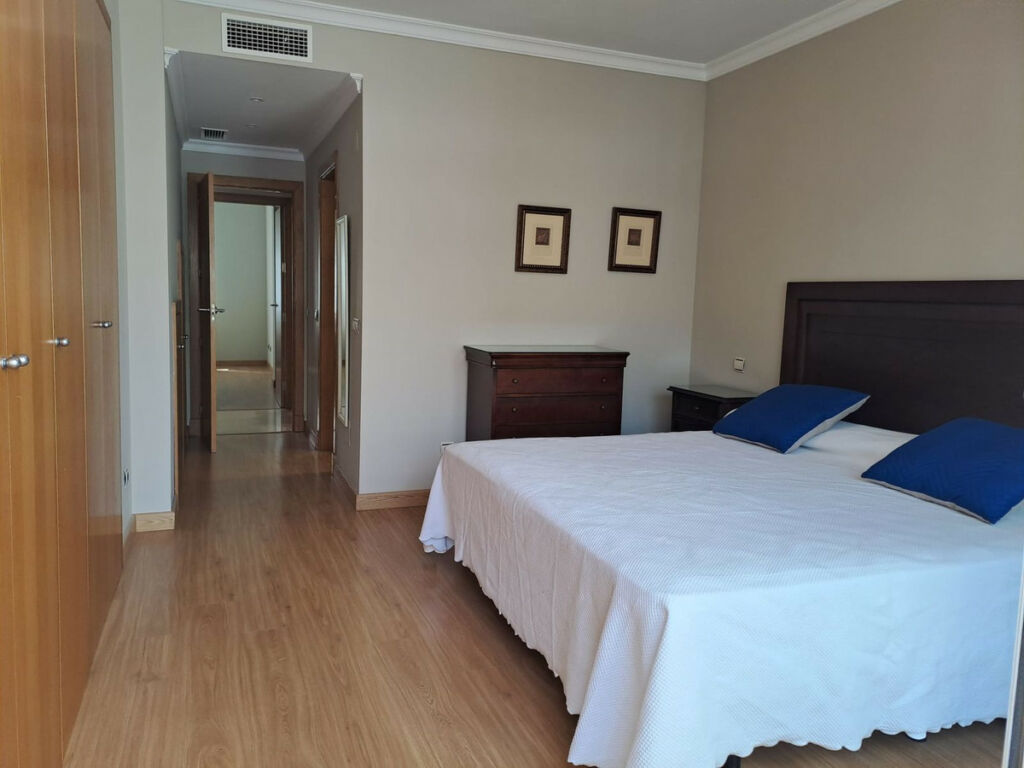 Middle Floor Apartment Estepona Málaga - image 13