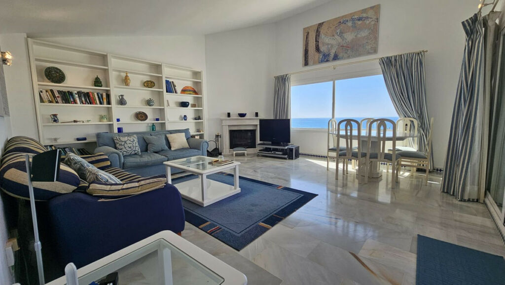 Top Floor Apartment Estepona Málaga - image 11