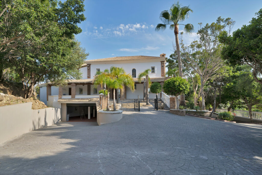 Detached Villa La Capellania Málaga - image 11