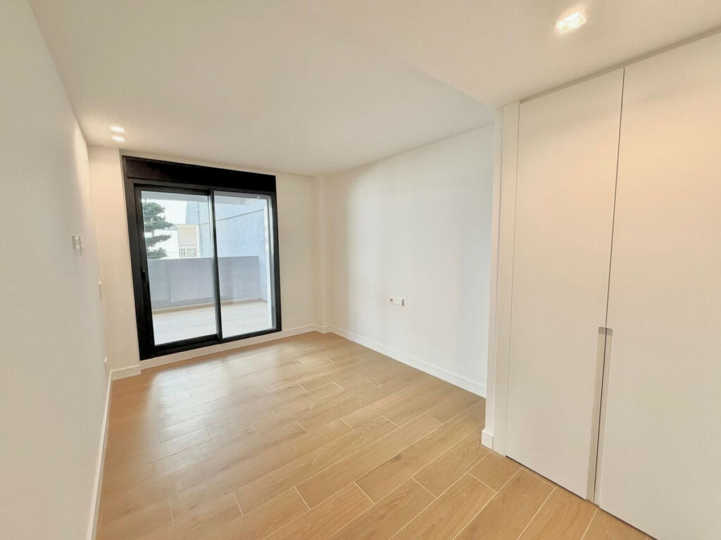 Middle Floor Apartment Fuengirola Málaga - image 14