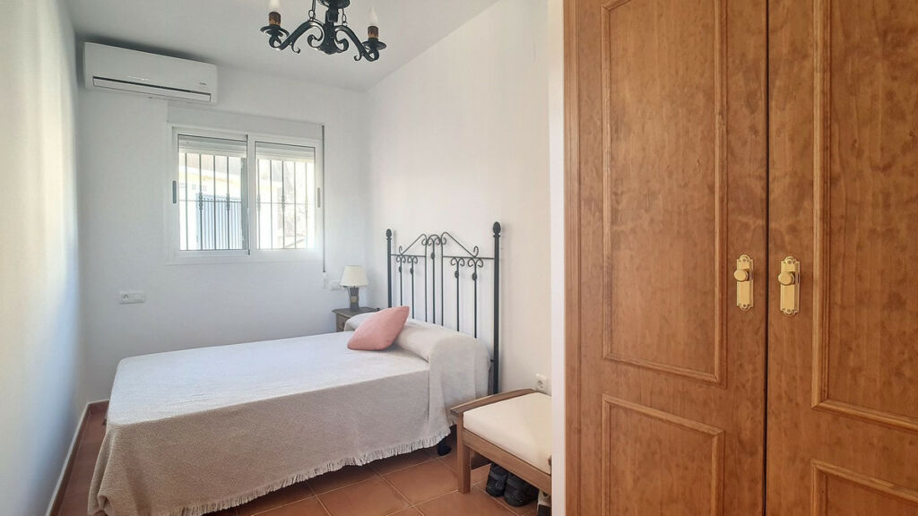 Detached Villa Corumbela Málaga - image 11