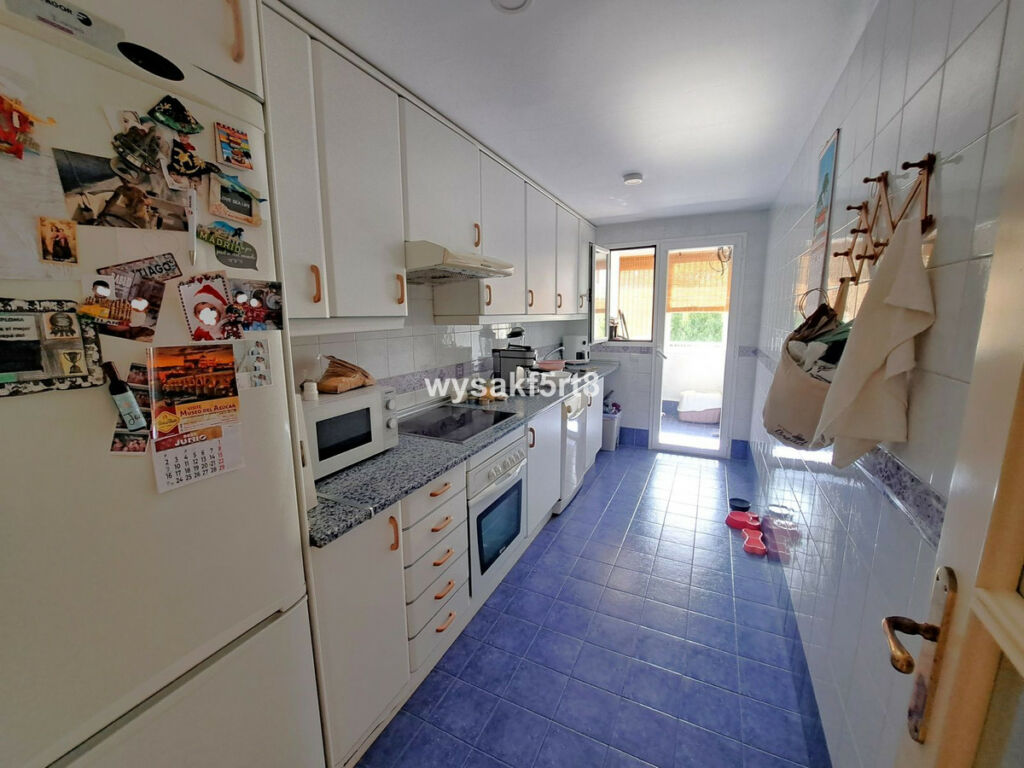 Middle Floor Apartment Casares Playa Málaga - image 10