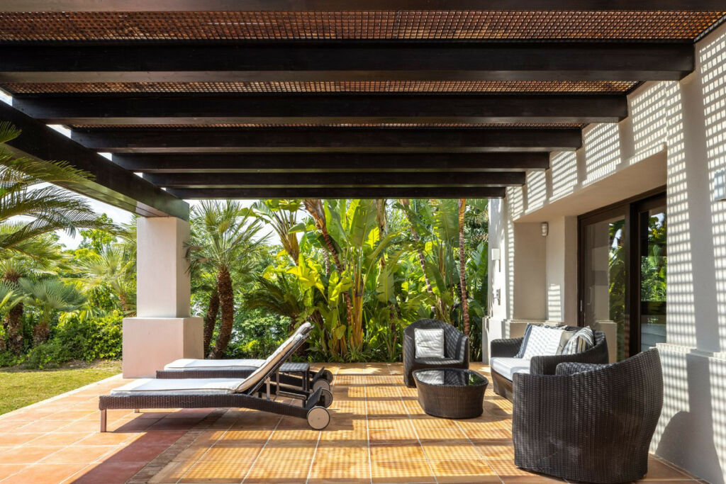 Detached Villa Los Flamingos Málaga - image 11