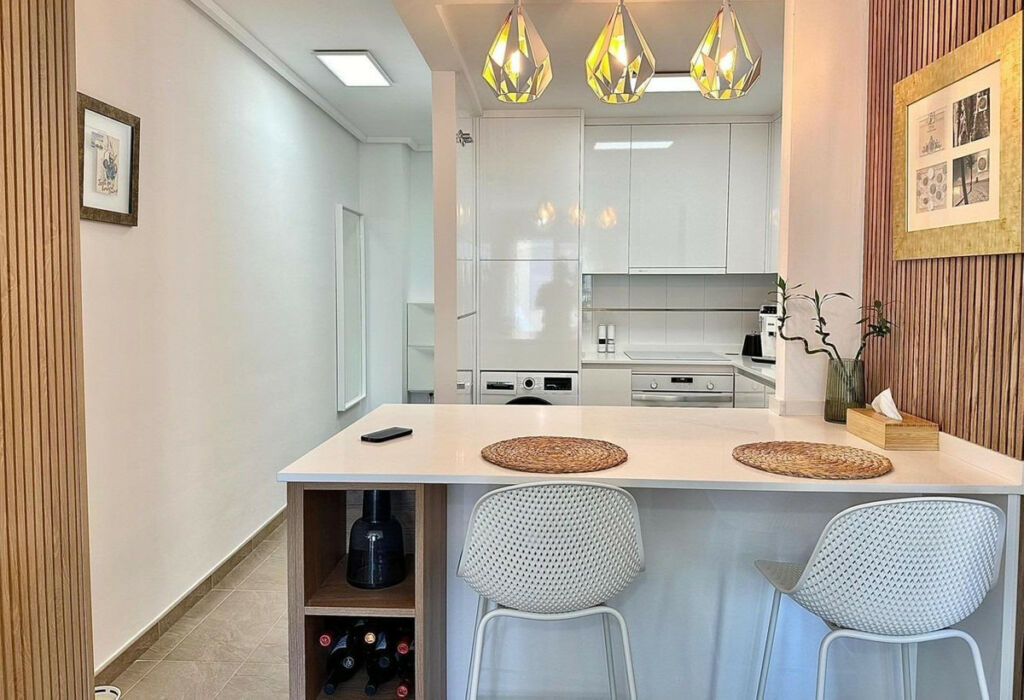 Middle Floor Apartment Torrevieja Alicante - image 11