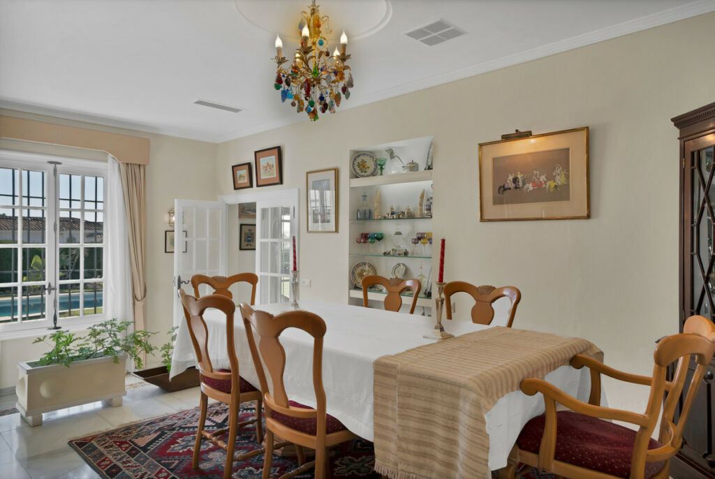 Detached Villa Las Brisas Málaga - image 11