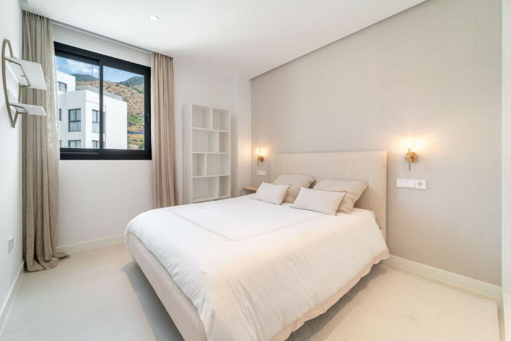 Middle Floor Apartment Fuengirola Málaga - image 12