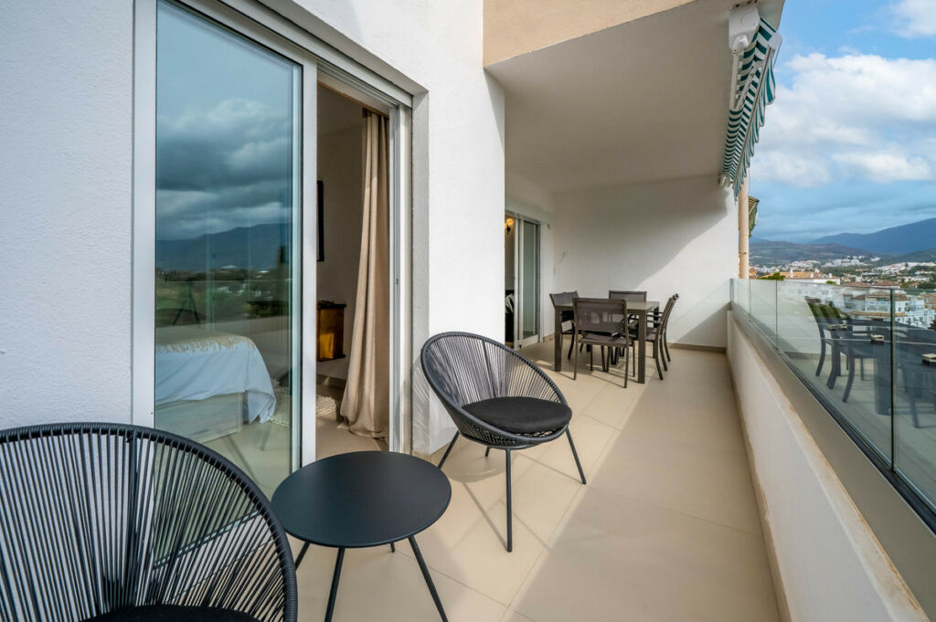Middle Floor Apartment Nueva Andalucía Málaga - image 11