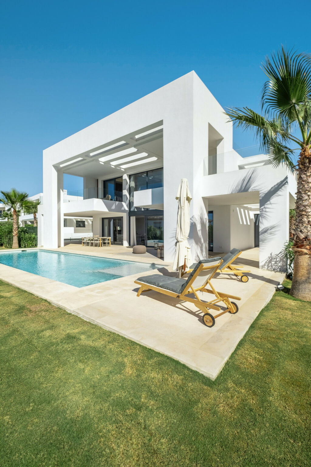 Detached Villa El Paraiso Málaga - image 11