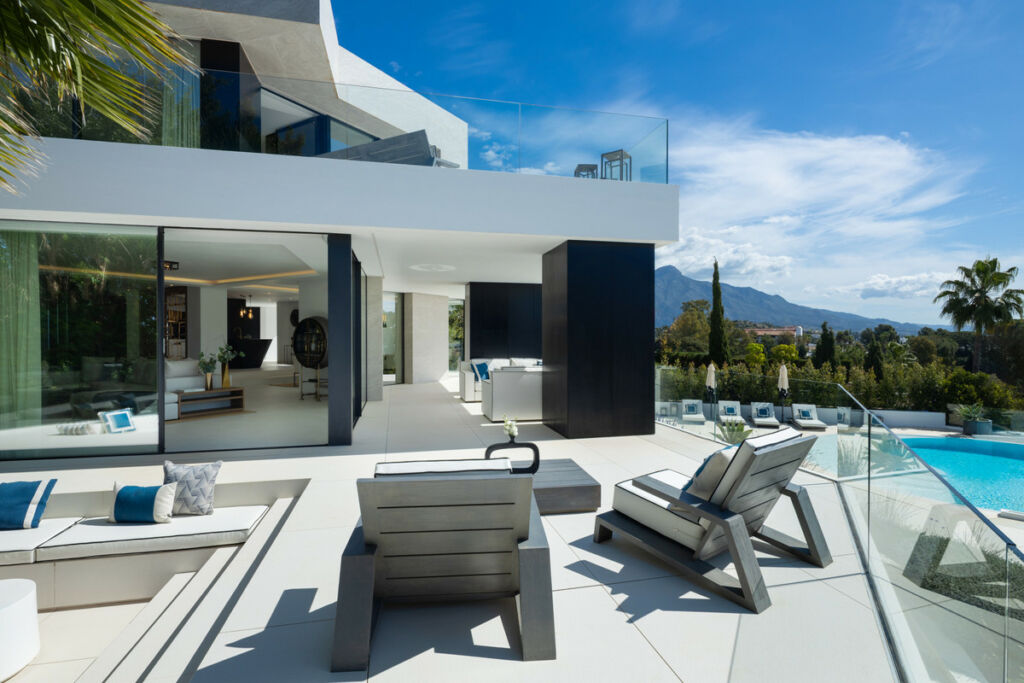 Detached Villa Benahavís Málaga - image 11
