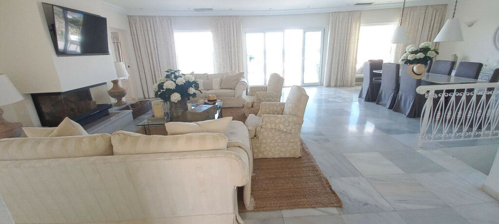 Detached Villa El Chaparral Málaga - image 11