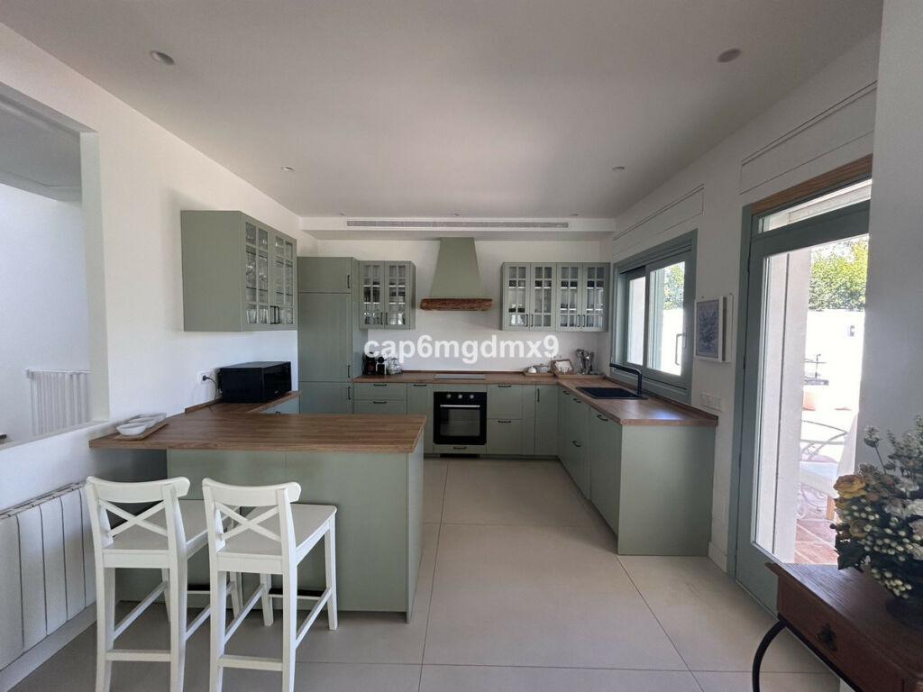 Detached Villa San Pedro de Alcántara Málaga - image 11