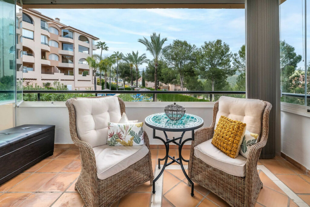 Middle Floor Apartment Elviria Málaga - image 11