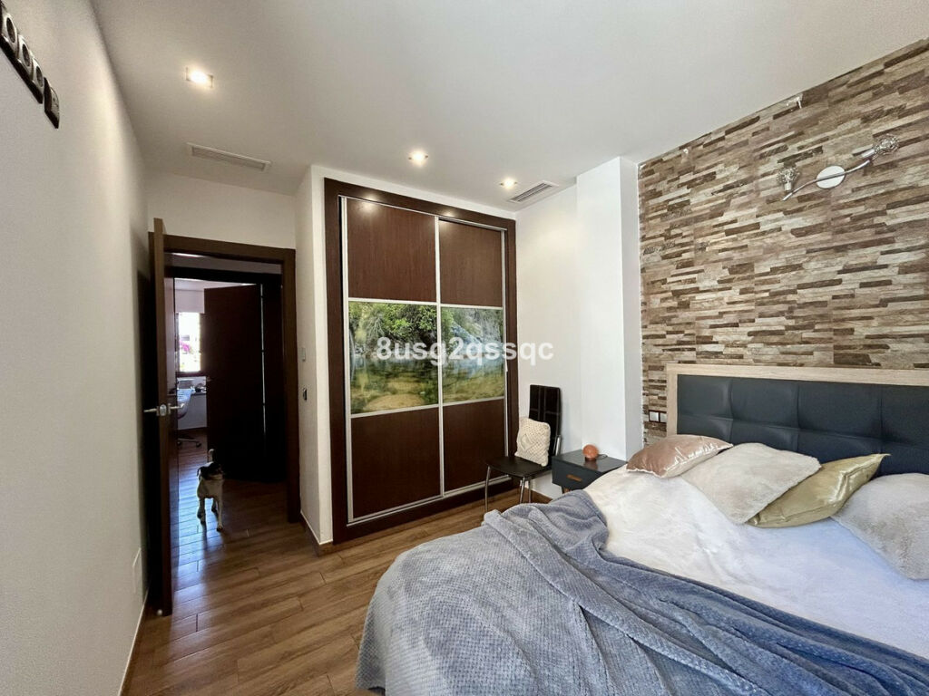 Top Floor Apartment Istán Málaga - image 9