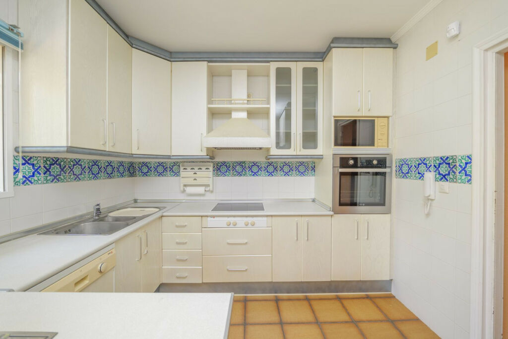 Detached Villa Marbella Málaga - image 11