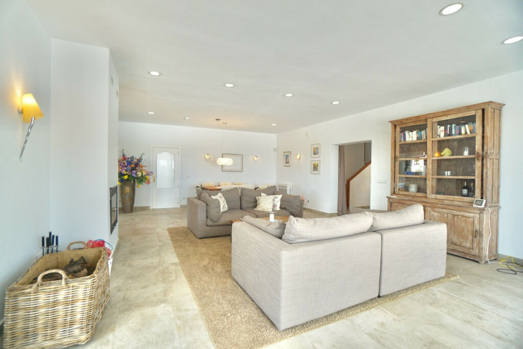 Detached Villa Montemar Alicante - image 11