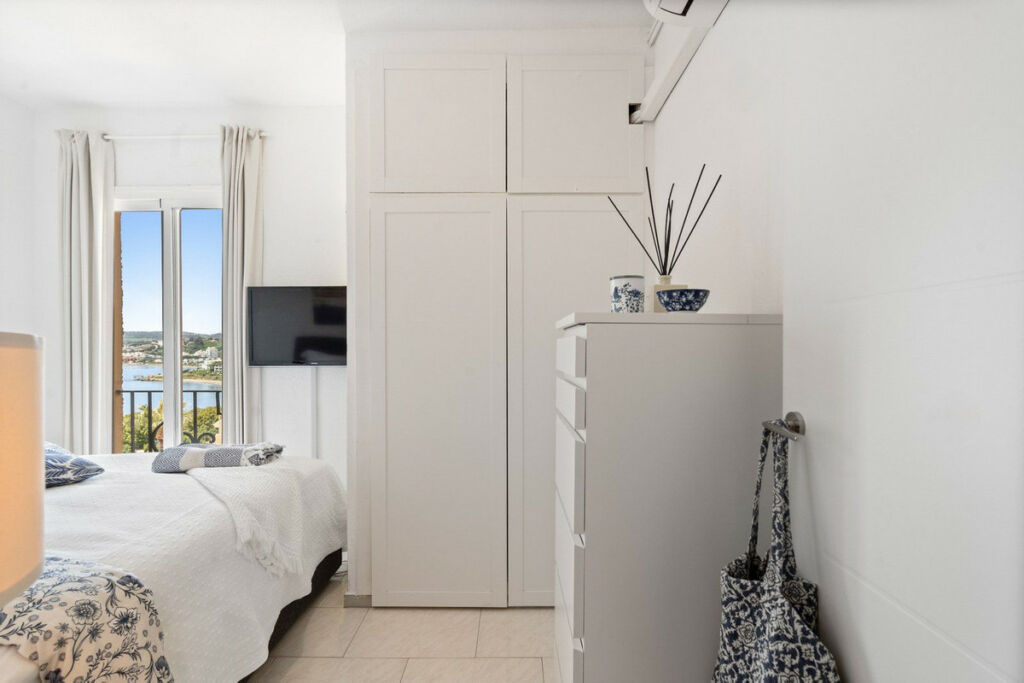 Middle Floor Apartment Estepona Málaga - image 11