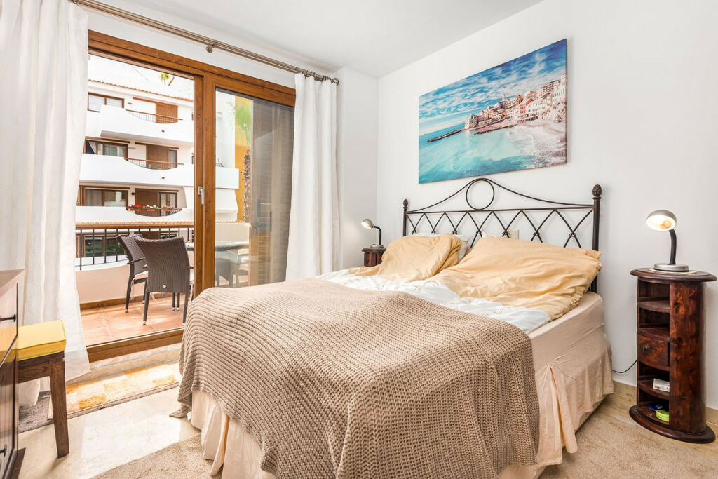 Middle Floor Apartment Punta Prima Alicante - image 11