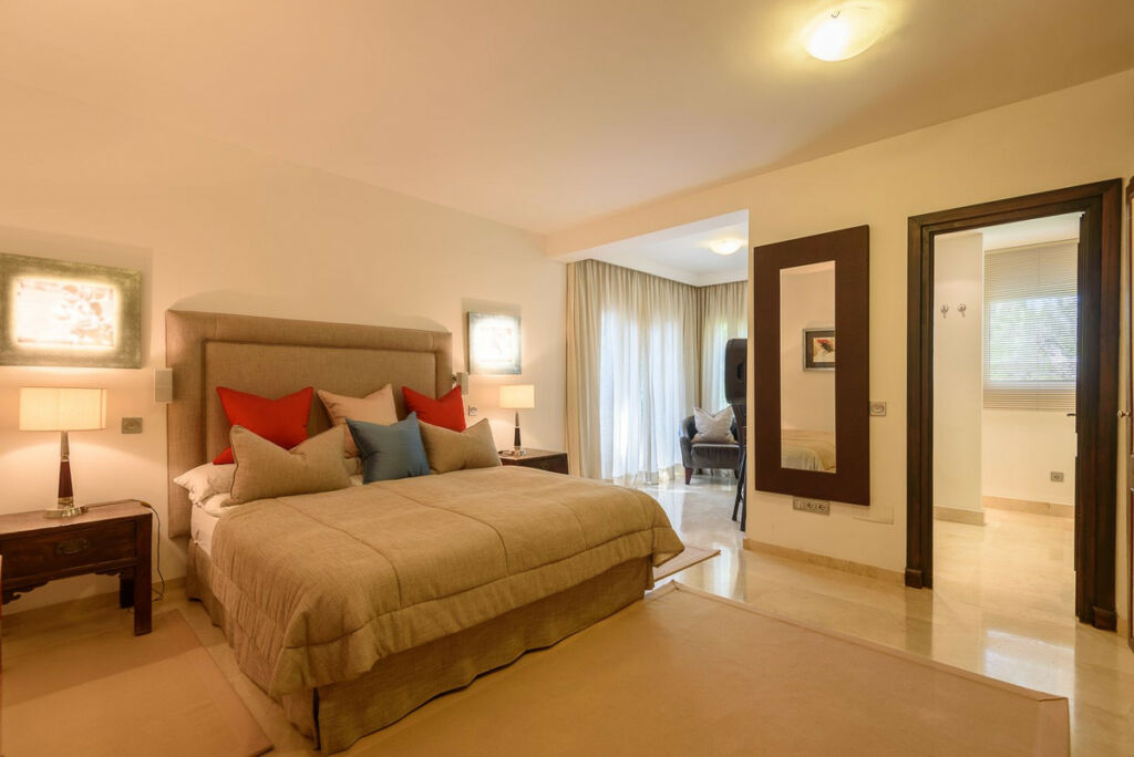 Detached Villa Los Monteros Málaga - image 11
